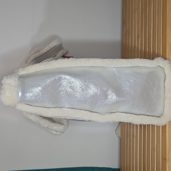 Silver Tote With Cream Faux Fur Trim - Picture 3 of 9